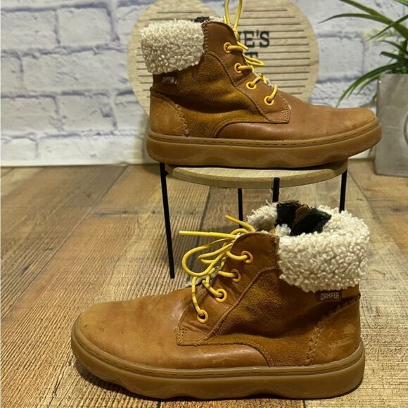 Camper Kids
Kiddo faux-shearling lined boots - Picture 1 of 14